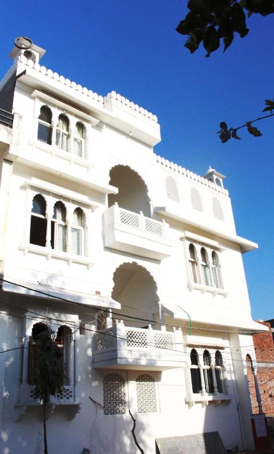 ホテル Hindupura Residency サワイ・マドプール エクステリア 写真