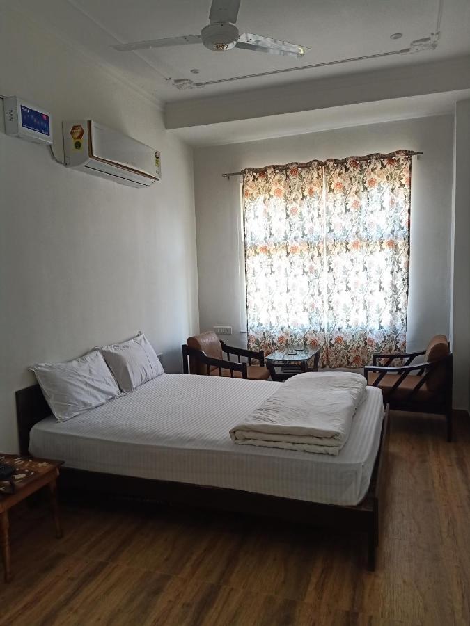 ホテル Hindupura Residency サワイ・マドプール エクステリア 写真