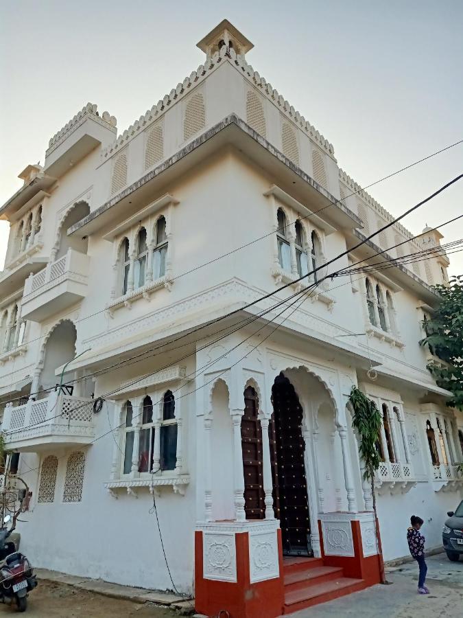 ホテル Hindupura Residency サワイ・マドプール エクステリア 写真