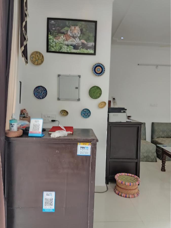 ホテル Hindupura Residency サワイ・マドプール エクステリア 写真