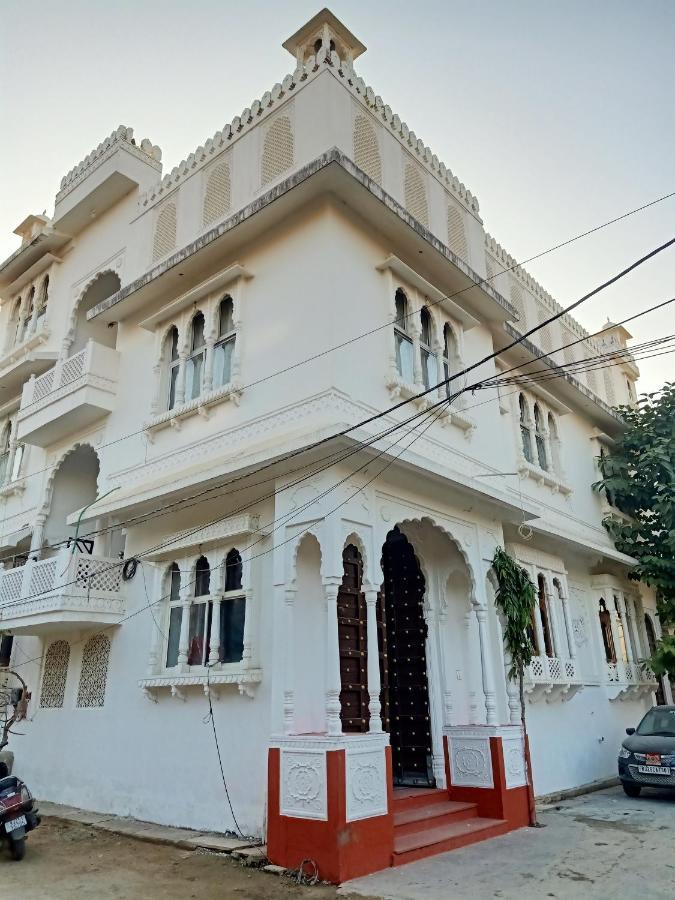 ホテル Hindupura Residency サワイ・マドプール エクステリア 写真