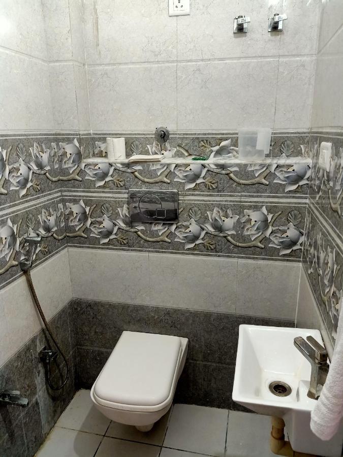ホテル Hindupura Residency サワイ・マドプール エクステリア 写真