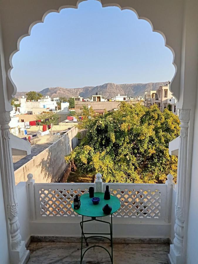 ホテル Hindupura Residency サワイ・マドプール エクステリア 写真