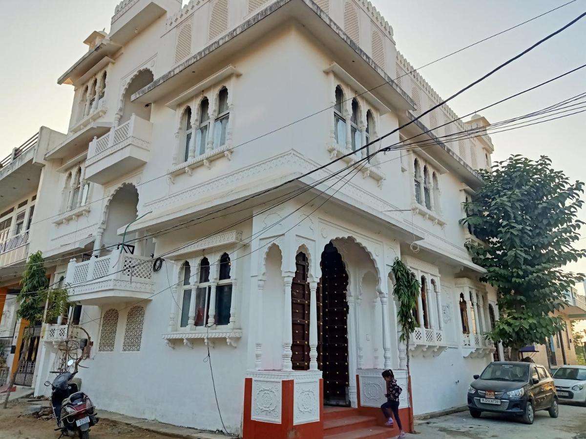 ホテル Hindupura Residency サワイ・マドプール エクステリア 写真