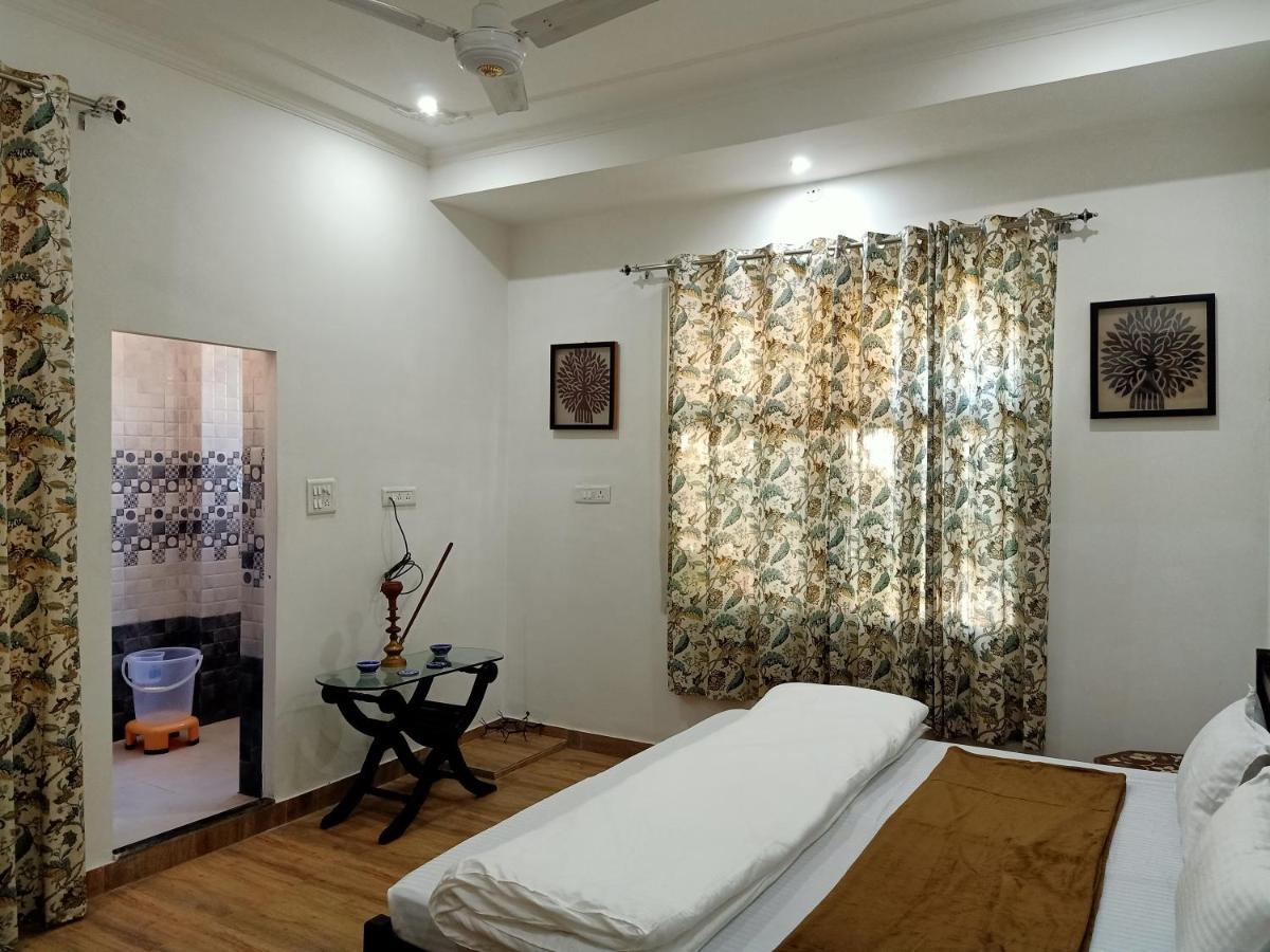 ホテル Hindupura Residency サワイ・マドプール エクステリア 写真